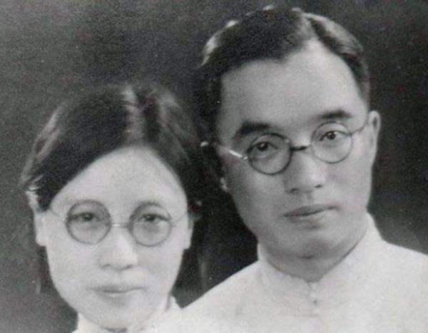 名家如何評《荷塘月色》？余光中：中學生水平，莫言：病態的唯美