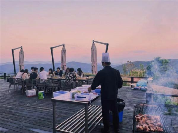 普洱倚象山半山酒店，雲海之上的“人間仙境”