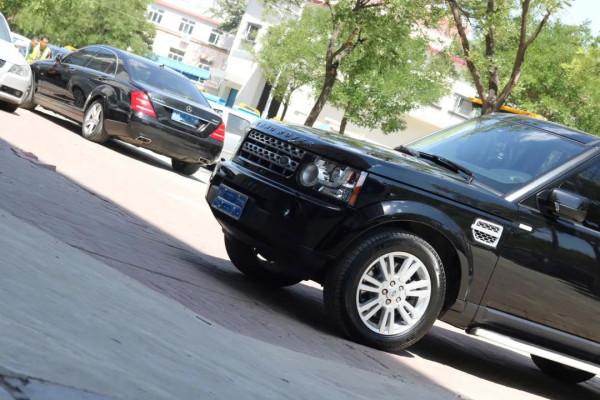 怪獸修車:翻新一輛21萬公里的路虎發現4,老爺子工地拉貨專用車 怪獸修車:翻新一輛21萬公里的路虎發現4,老爺子工地拉貨專用車