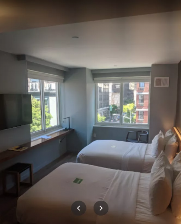 妹子定了個曼哈頓街景房,開啟窗簾懵了:有人在視窗淡定吃飯 妹子定了個曼哈頓街景房,開啟窗簾懵了:有人在視窗淡定吃飯