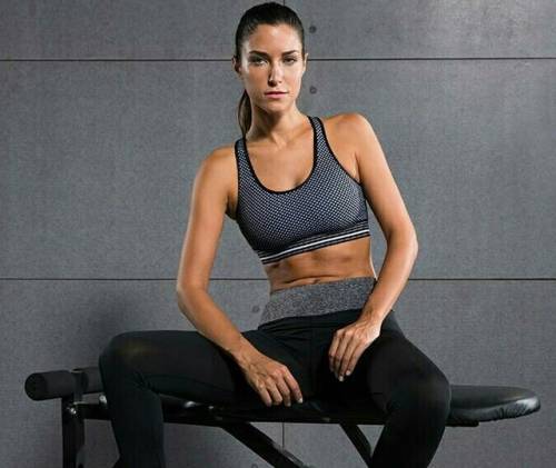 塑造好身材需要飲食和運動搭配，堅持這組動作，練出緊緻肌肉