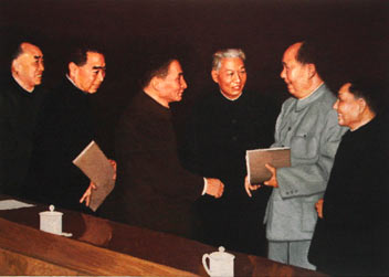 護士孟錦雲想讓主席介紹自己入黨，毛澤東嚴肅回覆：我同意不算數