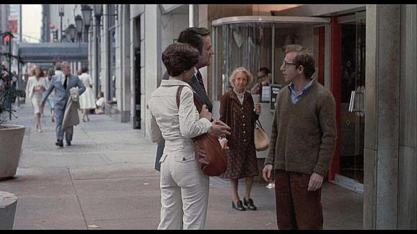 伍迪艾倫創作的分水嶺之作，不再是荒誕鬧劇，而是高雅文化喜劇