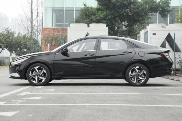 第七代伊蘭特測評：4門5座三廂車，緊湊型車也有大造化