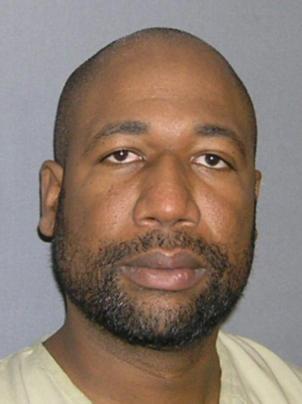 2007年美國情侶被綁架姦殺，女生被悶死在垃圾桶，男生死後遭焚屍