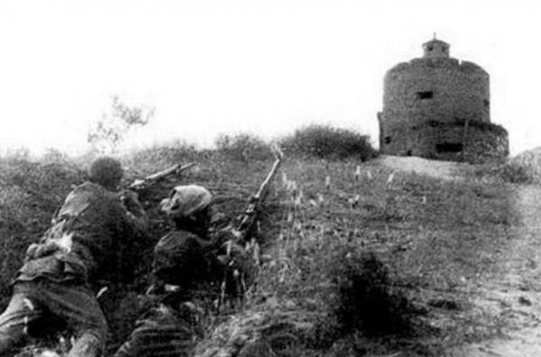 開國少將賀健：少小離家，20年後榮歸故里，卻被母親打了一巴掌