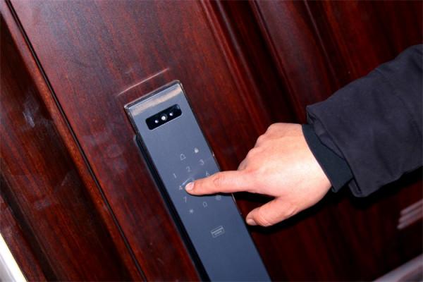 一款能夠看你臉色行事的門鎖 VOC智慧門鎖T11 Face測評