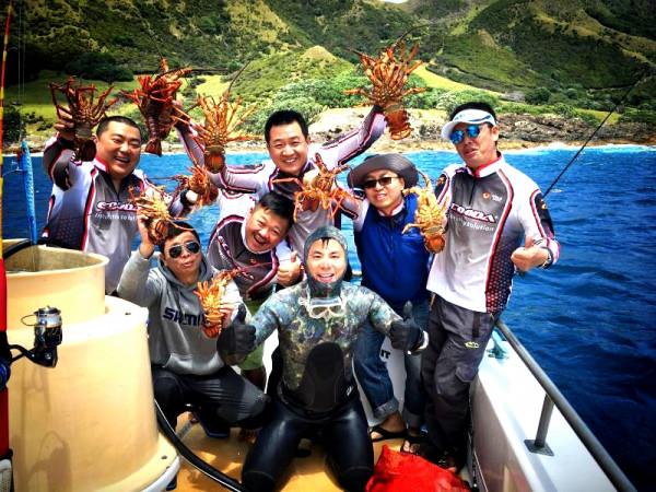 男人為了釣魚能有多瘋狂?在海上漂了10年,解鎖上千魚種成就 男人為了釣魚能有多瘋狂?在海上漂了10年,解鎖上千魚種成就