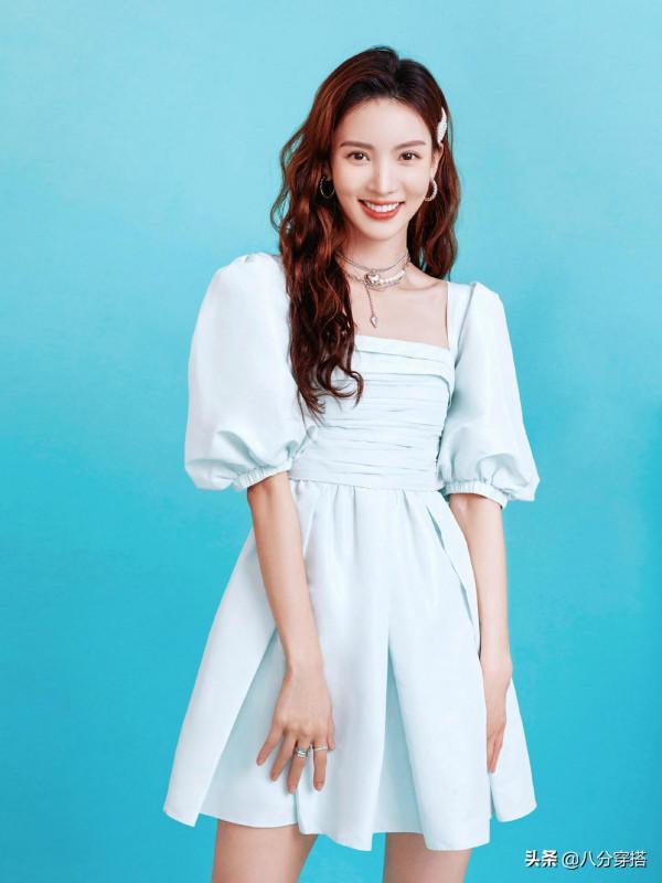 金晨的“舞蹈家身材”真出挑,衛衣配百褶裙青春靚麗,活力減齡 金晨的“舞蹈家身材”真出挑,衛衣配百褶裙青春靚麗,活力減齡