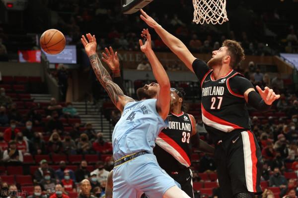 湖人或交易威少,哈登表現萎靡!杜蘭特想念歐文,利拉德回應質疑 湖人或交易威少,哈登表現萎靡!杜蘭特想念歐文,利拉德回應質疑