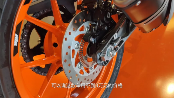 我們又雙叒叕提車了,這次是臺KTM 250 Duke摩托 我們又雙叒叕提車了,這次是臺KTM 250 Duke摩托
