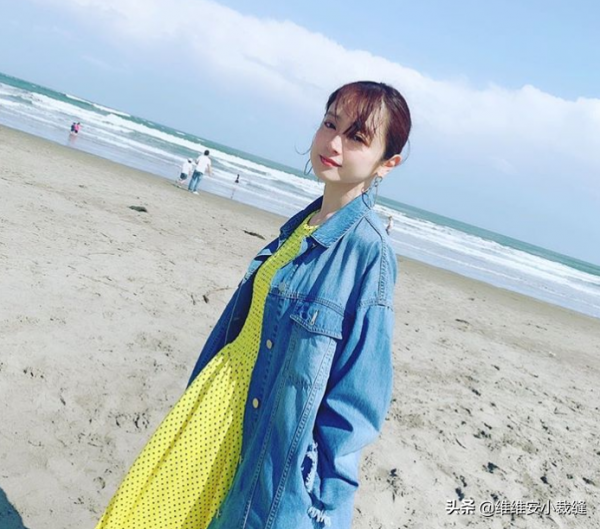 40歲憑最強童顏登上熱搜，雪膚美肌離不開她堅持塗芝麻油的小秘訣