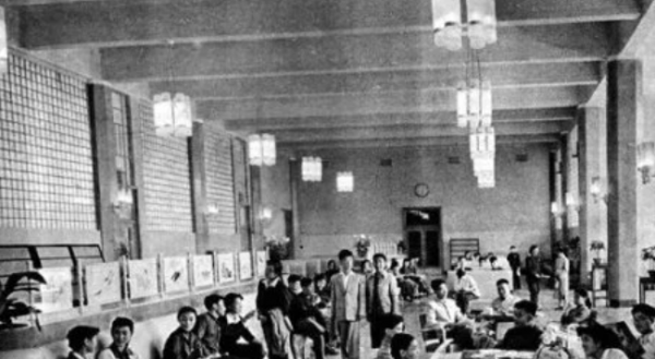 1960年有人偽造周總理簽名，騙取銀行20萬鉅款，他最後怎樣了？