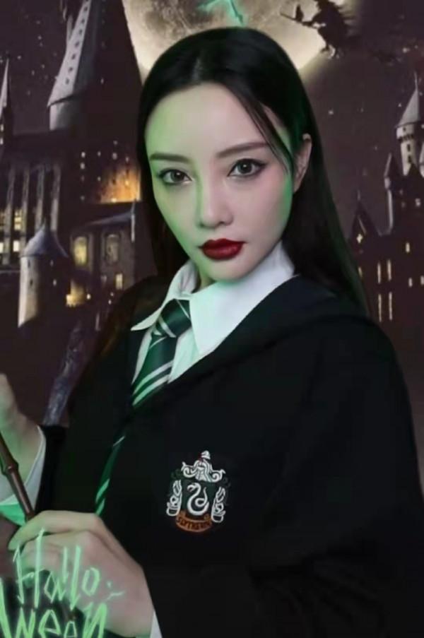 女星萬聖節造型驚豔！毛曉彤魔女張嘉倪天使，趙雅芝化身霸氣女王