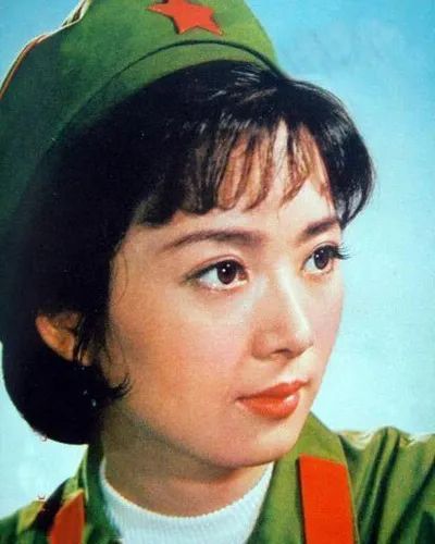 中國8大美人今昔顏值對比，有人整容顏垮，有人優雅老去，差距大