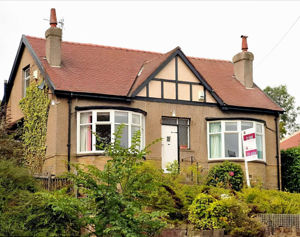 10年前，英國一女子被前任活埋，靠一枚戒指爬出地面，怎麼回事？