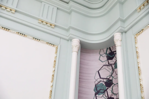 在這座浪漫的歐式宮殿,夢中的她翩翩起舞 在這座浪漫的歐式宮殿,夢中的她翩翩起舞