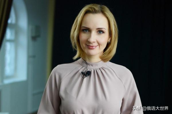 撫養22個孩子,開創助殘新路徑,80後媽媽的傳奇人生讓普京也歎服 撫養22個孩子,開創助殘新路徑,80後媽媽的傳奇人生讓普京也歎服