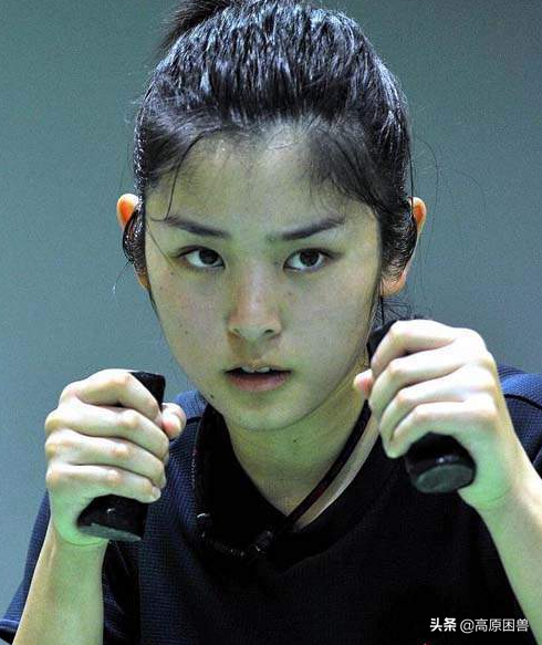 美得太犯規，對手都心疼，格鬥女王伊藤沙月，不覺得好像楊冪嗎？