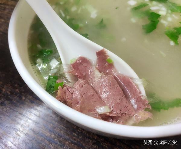 不起眼的小店,驢肉火燒驢肉湯都是一絕!就連餛飩都是手工的 不起眼的小店,驢肉火燒驢肉湯都是一絕!就連餛飩都是手工的