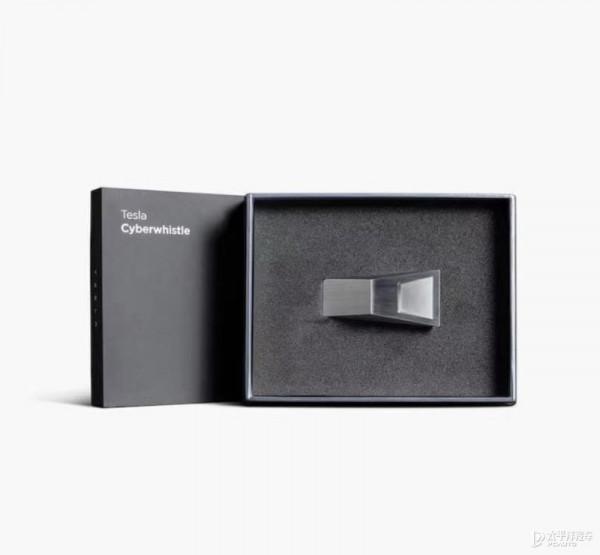 Cybertruck遙遙無期 特斯拉:先來個限量款哨子吧 Cybertruck遙遙無期 特斯拉:先來個限量款哨子吧