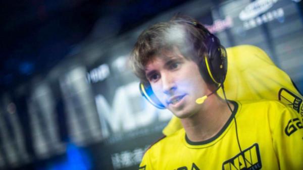 DOTA2:NS怒批dendi對遊戲的理解,屠夫打啥二號位 DOTA2:NS怒批dendi對遊戲的理解,屠夫打啥二號位