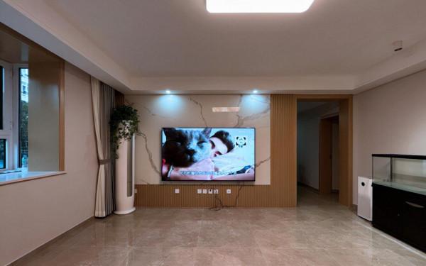 雙11又添爆款，一月間幾萬人買了98英寸電視，客廳大的人很多