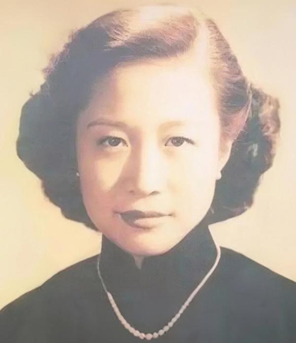 1973年楊振寧與毛主席合影留念，杜聿明十分珍惜，將照片懸掛客廳