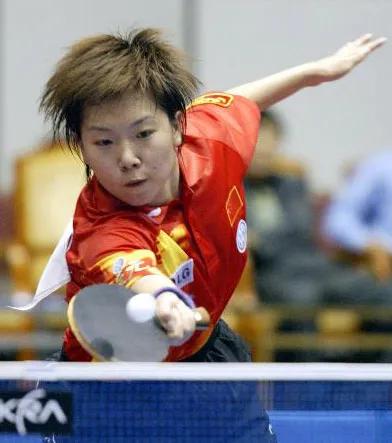 大滿貫李曉霞退役後，創立“霞旅”計劃，在青少年中積極推廣國球