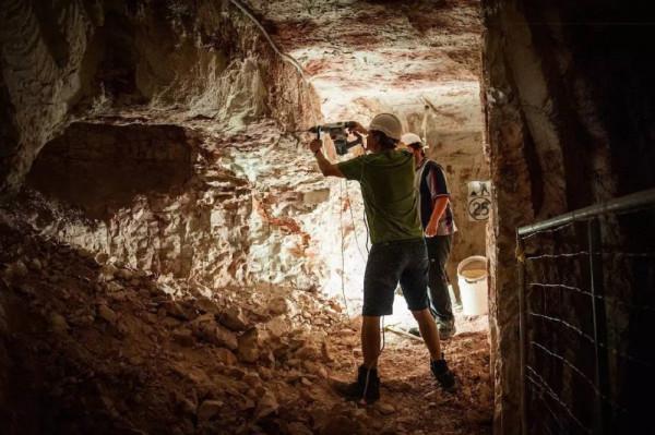 蘇聯企圖挖穿地球，花費24年結果如何？人類能挖穿地球嗎？