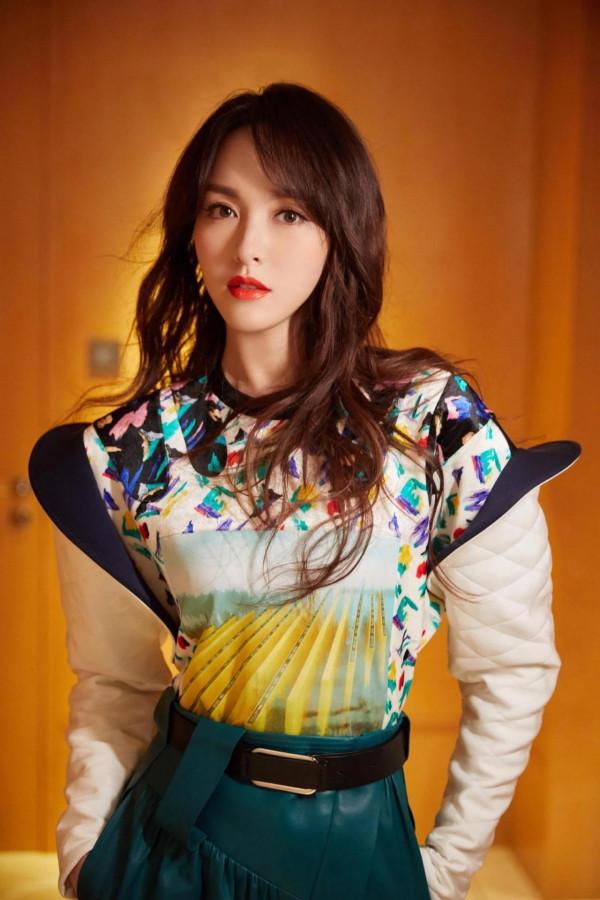 楚楚動人的唐嫣，著名演員