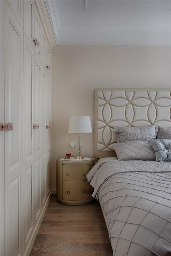 135㎡美式輕奢三居室，時尚又有品味