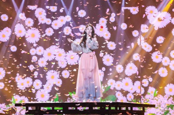 明星冬至吃什麼？肖戰王源均吃餃子，熱巴和馮提莫也吃餃子營業