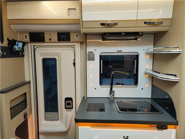 新款鉑馳帕亞尼依維柯房車,現車鉅惠直降十萬 新款鉑馳帕亞尼依維柯房車,現車鉅惠直降十萬