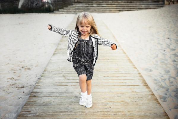 《全腦教養法》如何教會孩子自我控制整合上下腦? 《全腦教養法》如何教會孩子自我控制整合上下腦?