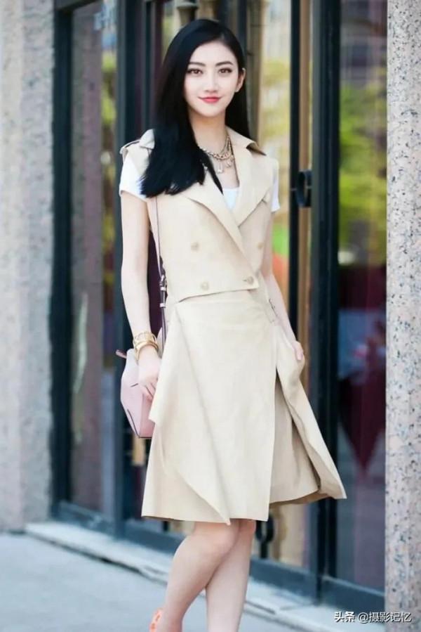 景甜：紅唇玉肌