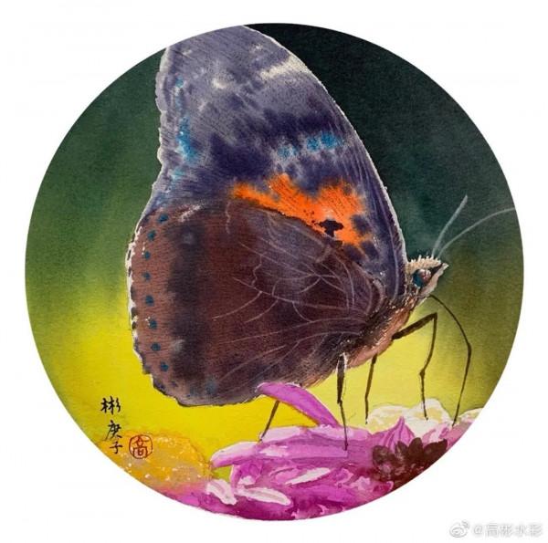 川美畢業的水彩大師，筆下繽紛的花卉、極致的風景靜物，張張迷人