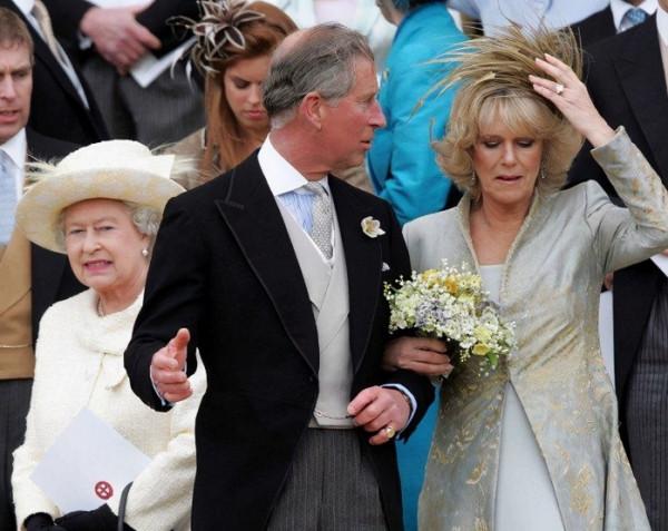女王承諾永不退位,73歲查爾斯與卡米拉心碎,成就了戴安娜單親子 女王承諾永不退位,73歲查爾斯與卡米拉心碎,成就了戴安娜單親子