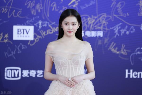 演員關曉彤 演員關曉彤