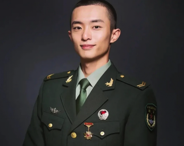 2021破圈的10位男演員，不是顏值突出就是演技過硬，你更看好誰？