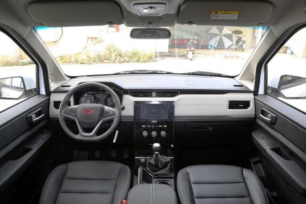 10萬能買到的3款大牌MPV，空間都很大，風行、歐尚、五菱誰更值？