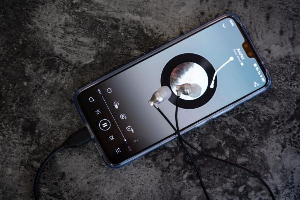 降維打擊再現，HIFIMAN RE800銀調價後香得很