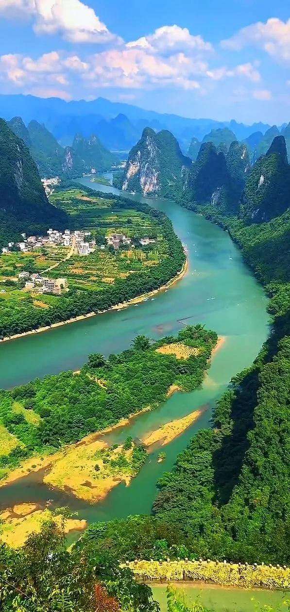 青山綠水，好風光