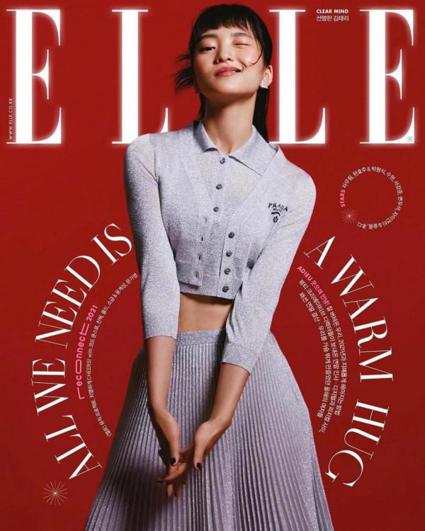 金泰梨Elle雜誌韓國版12月刊封面畫報，Prada文藝氣質女孩