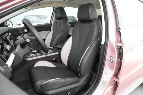 配1.5T+CVT，百公里油耗6.9L，適合家用代步選，實拍艾瑞澤 5 PLUS