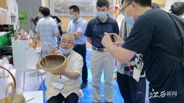 江西日報文化贛鄱:當竹編非遺老手藝遇上新平臺 江西日報文化贛鄱:當竹編非遺老手藝遇上新平臺