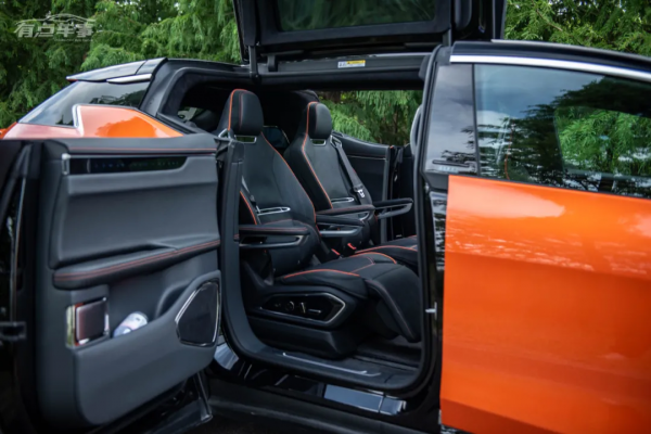 高合HiPhi X或許是今年試過最特別的新能源汽車 沒有之一? 高合HiPhi X或許是今年試過最特別的新能源汽車 沒有之一?