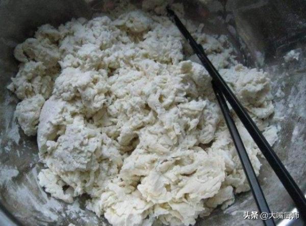 死麵烙餅怎麼做不發硬?關鍵是和麵,老師傅教你做法,酥軟層次多 死麵烙餅怎麼做不發硬?關鍵是和麵,老師傅教你做法,酥軟層次多