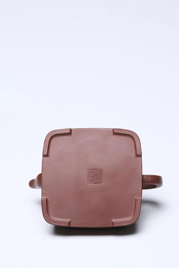 佳作鑑藏·孤菱原礦深井老紫泥.400cc制壺:王桂芬正高(研究員) 佳作鑑藏·孤菱原礦深井老紫泥.400cc制壺:王桂芬正高(研究員)