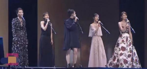 明星合照戲太多！被迫營業、尷尬假笑，演技都用這了？